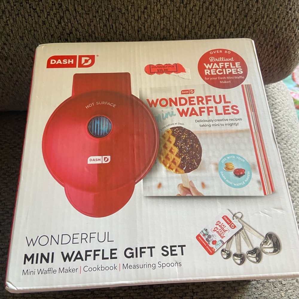 Dash Red Mini Waffle Maker Gift Set
